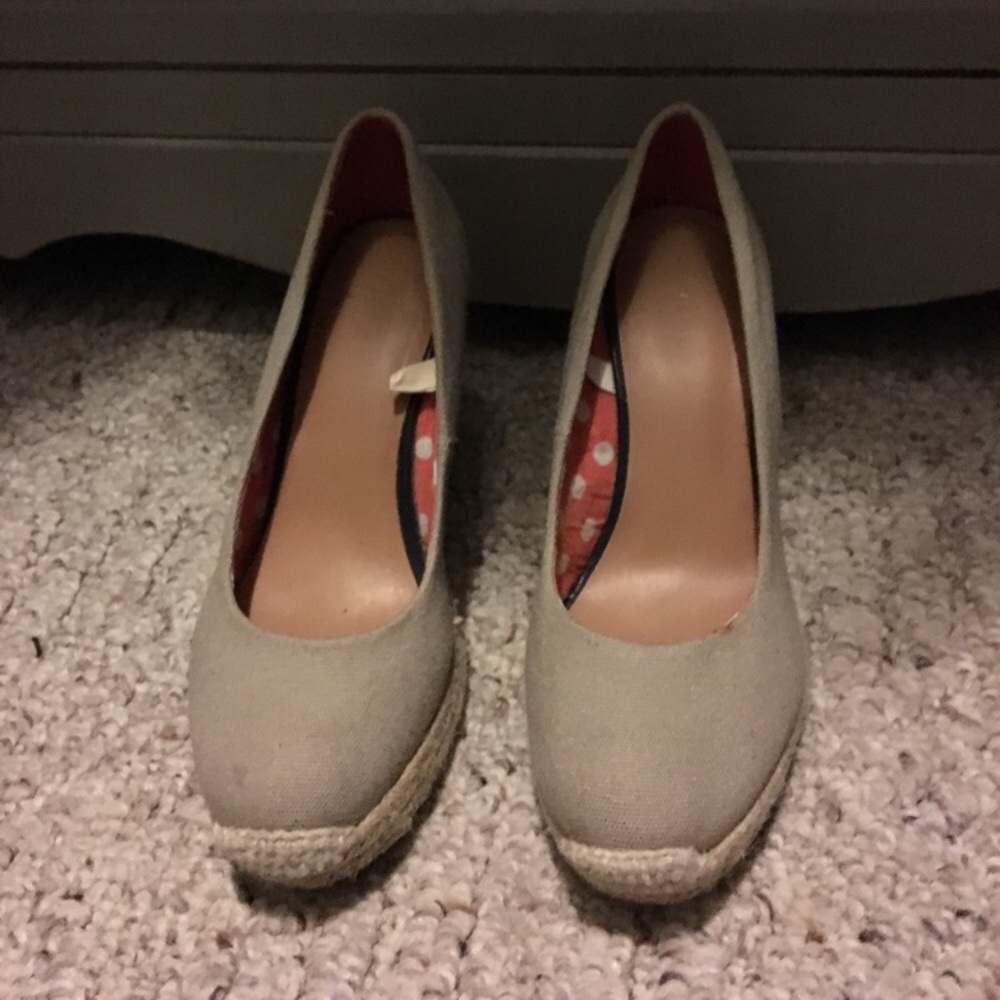 Merona fabric wedge. Size 6.